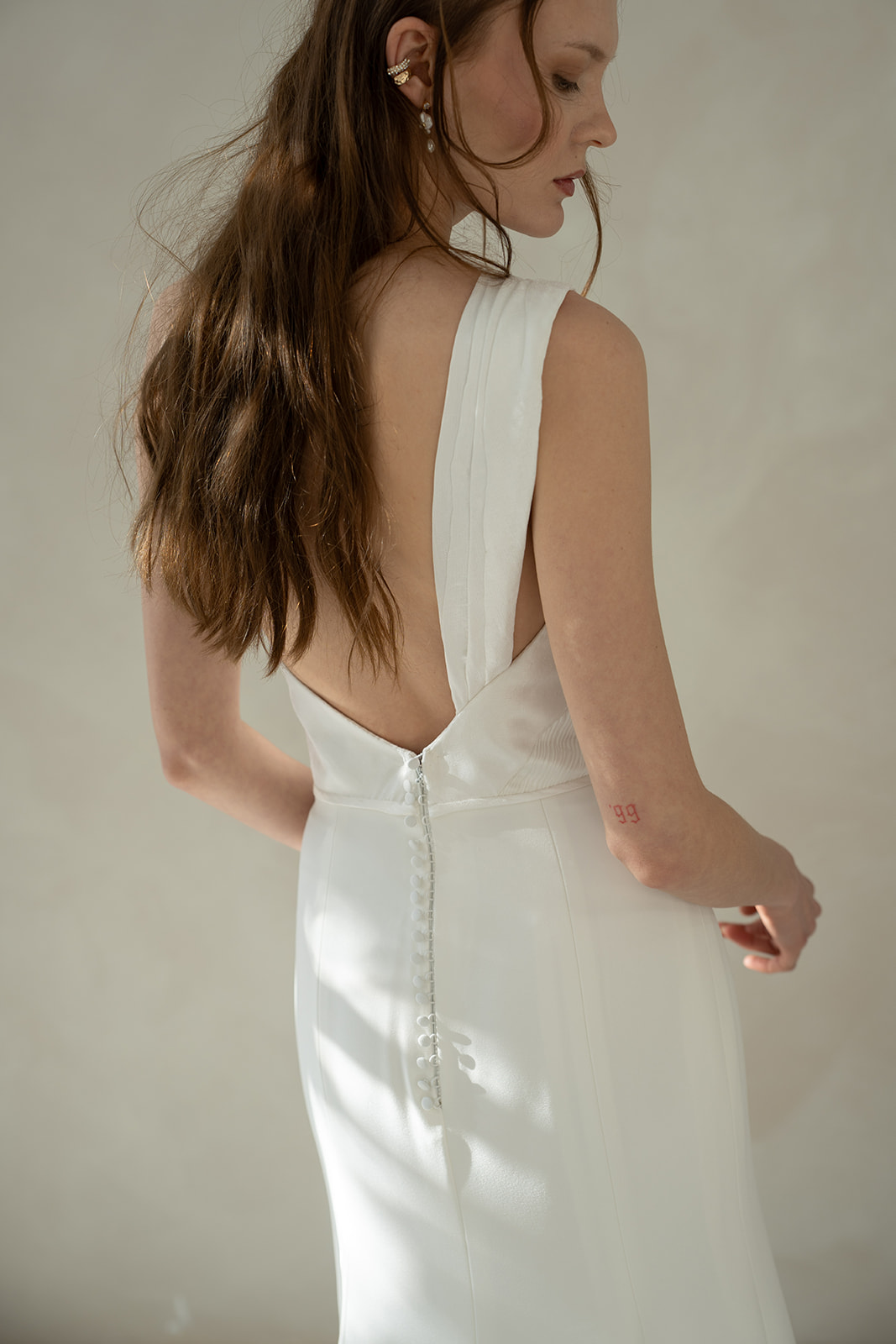 vestido-boda-brisa-luz-primera-collection-espaldas
